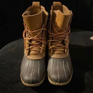 LL Bean Bean Boots. Size 6R